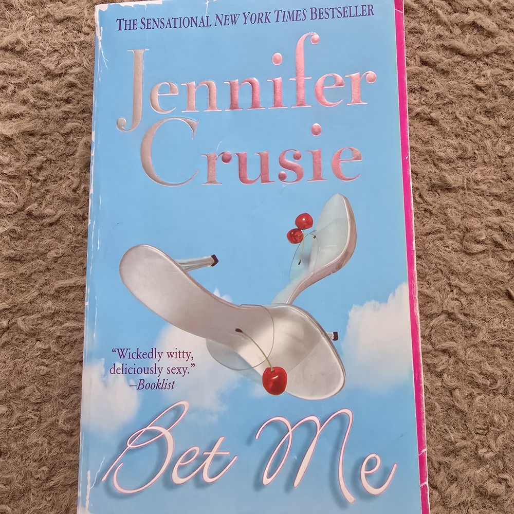 4/$15 Jennifer Crusie 'Bet Me' Book